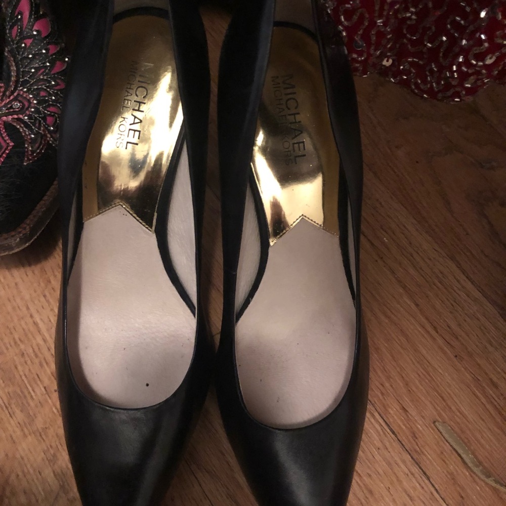Michael Kors Women's Black 3inch pumps